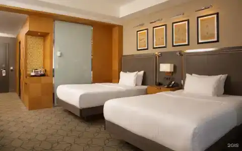 DoubleTree by Hilton - 14