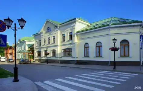 Двор Подзноева Главный Корпус - 1