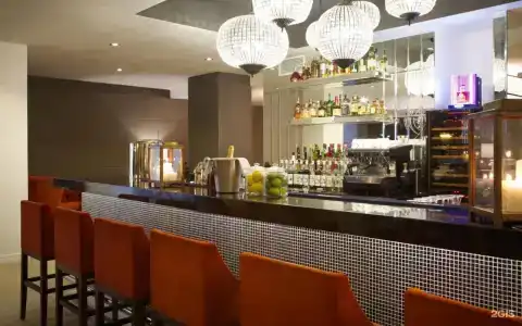 DoubleTree by Hilton - 62