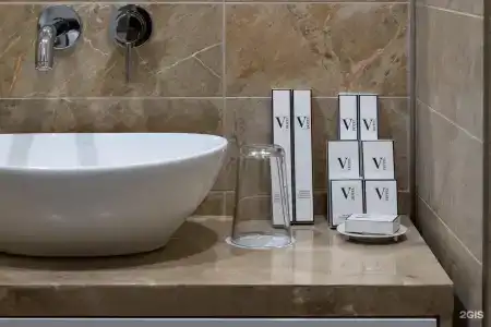 V Hotel - 129