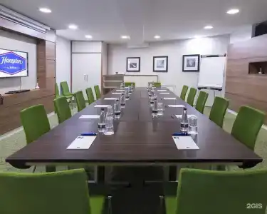 Hampton by Hilton - 18