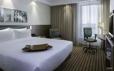 Hampton by Hilton - 10