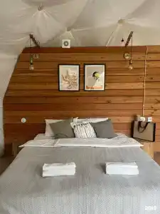 Hills & Huts - 9
