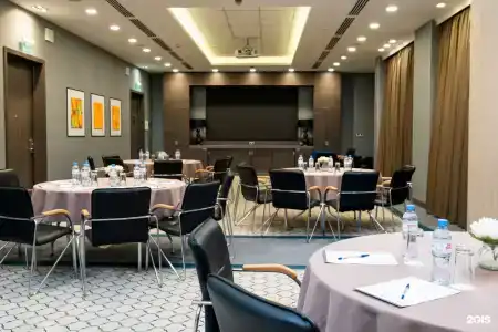 DoubleTree by Hilton - 50