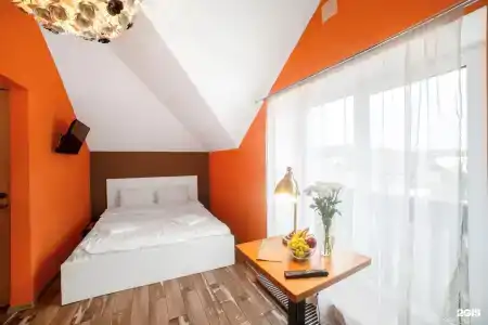 Avia House - 1