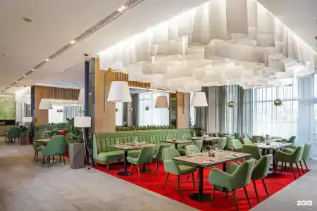 Hilton Garden Inn - 5