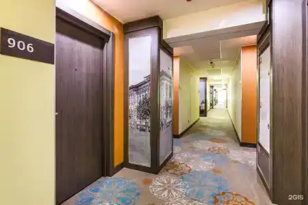 DoubleTree by Hilton - 9
