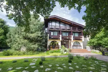 Shalet Greystone - 1