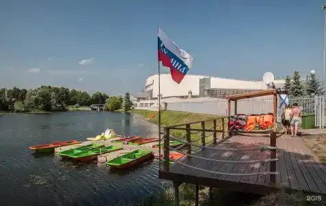 У Кремля - 1