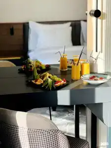 Riviera - 9