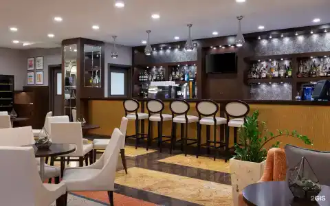 DoubleTree by Hilton - 51