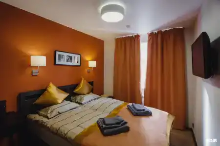 Rooms & Breakfast - 17