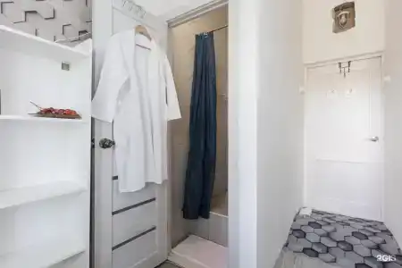 Academ Inn - 102