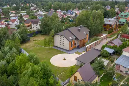 Современный коттедж с бассейном - 5