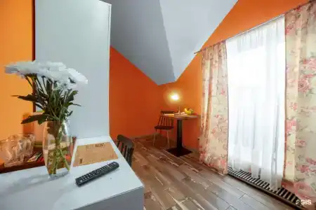 Avia House - 26