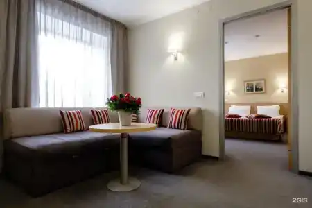 Гранд Авеню by USTA Hotels - 9