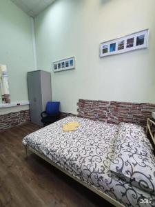 Ideal Home - 6