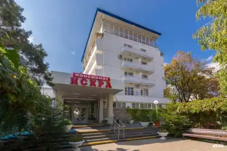 Искра - 102