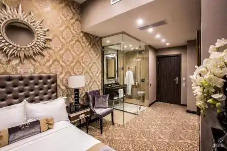 Majestic Boutique Deluxe - 90