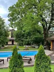Shalet Greystone - 36