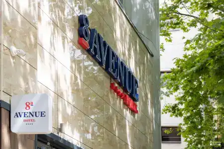 8Avenue - 57
