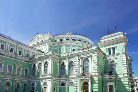 Театральная площадь - 33
