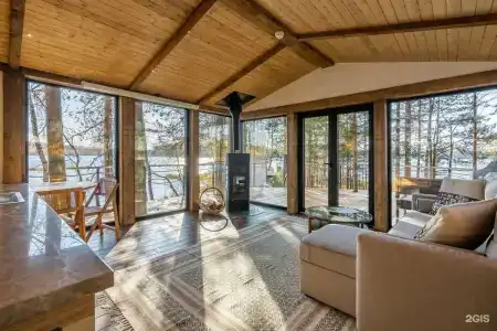 We Lodge - 107