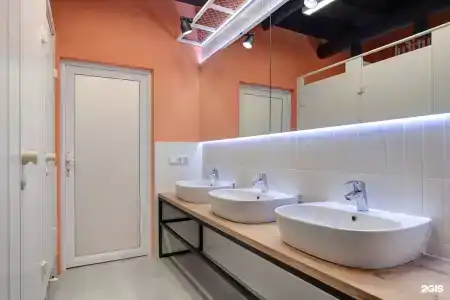 Roomy Hostel - 3