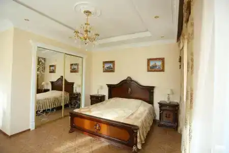 Manor House - 101