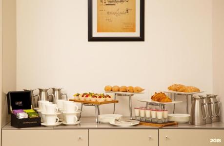 DoubleTree by Hilton - 52