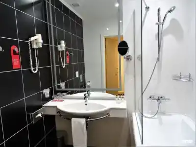 Ramada Hotel & Suites by Wyndham - 18