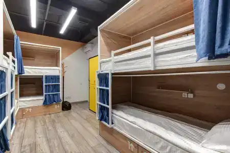 Roomy Hostel - 26
