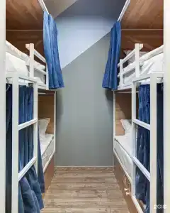 Roomy Hostel - 36