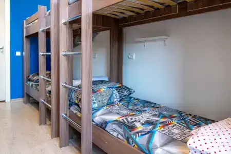Super Hostel - 9