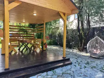 Shalet Greystone - 4