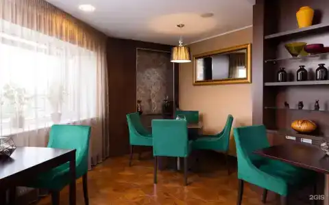DoubleTree by Hilton - 27