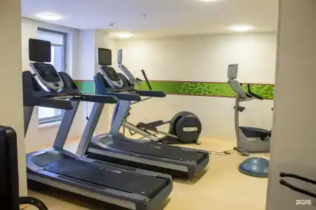 Hampton by Hilton - 6