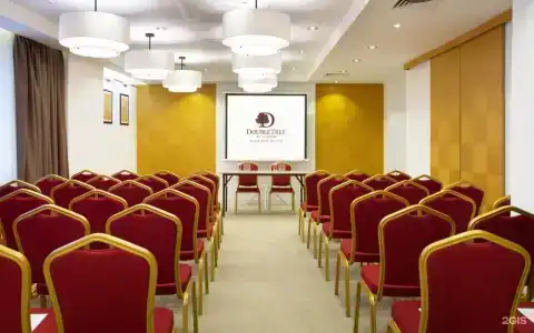 DoubleTree by Hilton - 19