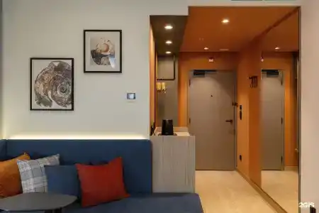Hampton by Hilton - 4