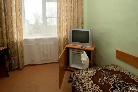 Октябрьская - 104