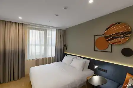 Hampton by Hilton - 1