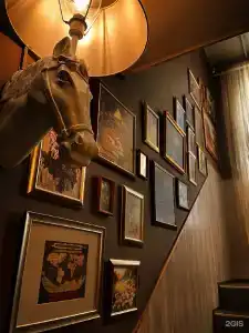 Avia House - 20