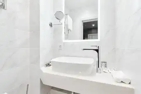 AZIMUT Сити - 100