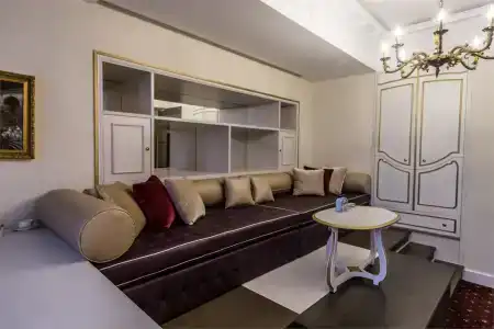 Аглая Кортъярд - 68