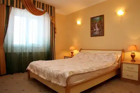 Бережки Холл - 266