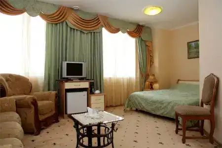 Бережки Холл - 332