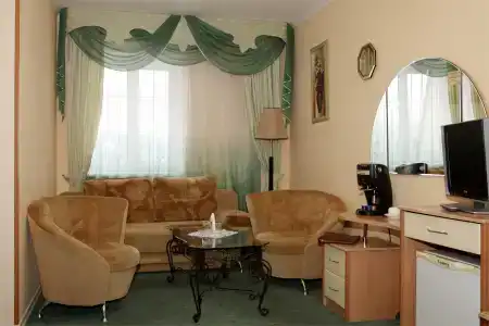 Бережки Холл - 327