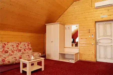 Бережки Холл - 150