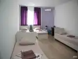 №4 Комната с четырьмя односпальными кроватями и личной ванной