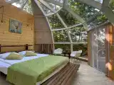 Сфера с балконом, камином и гамаком